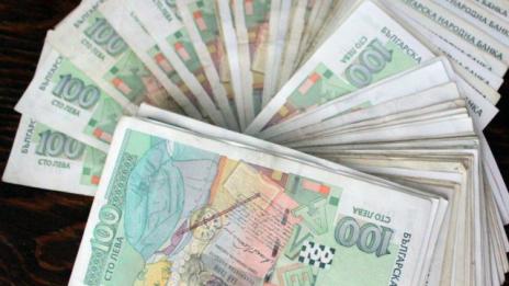 Средният осигурителен доход се повишава през декември до 954 лв.