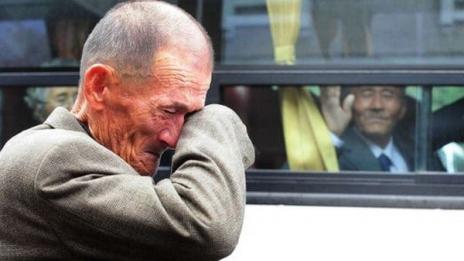 Братя-корейци, видели се след 60 г.: Нямахме какво да си кажем, разплакахме се!