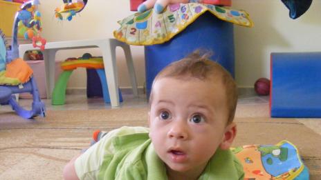 Издирват родителите на изоставено във Варна бебе