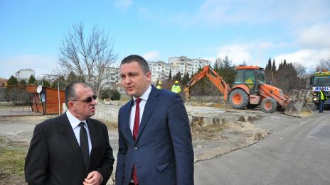 Започна ремонтът на парка във “Владиславово”