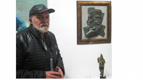 Скулпторът Киро Янев празнува юбилей с изложба