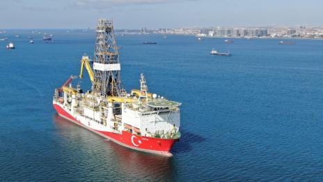 Турция дупчи Черно море за нефт и газ