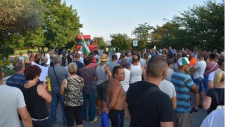 Пътна блокада въпреки обещаните компенсации заради чумата