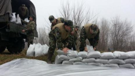 Военнослужещите са в готовност да помагат при потоп