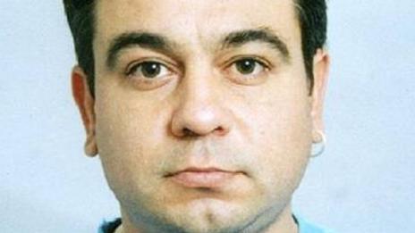 Полицията в Бургас издирва 43-годишeн мъж