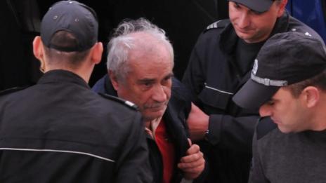 Връщат в родината пияния поляк с бомбата