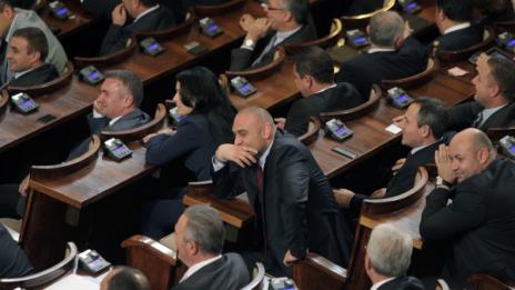 И МВР-шефът ще слага бръмбари на магистрати
