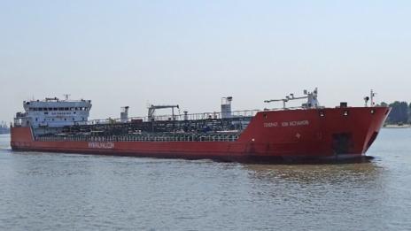 Избухна експлозия на танкер в Азовско море