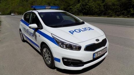 Водач на камион припадна, блъсна се в преградна стена край Варна
