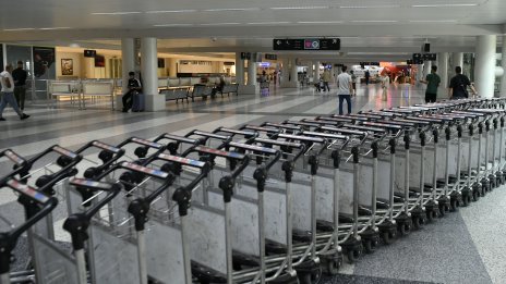 Израелското небе остава затворено и днес