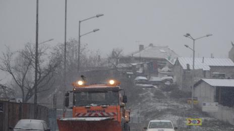 Засега няма проблеми във Варна със снега