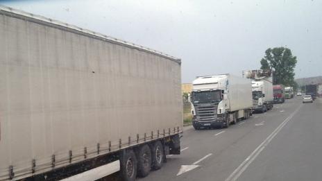 Задържаха пиян тираджия с 2,43 промила на "Тракия"