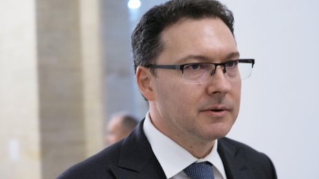 Митов: Радев се опитва да извлече краткосрочни дивиденти с темата за еврото 