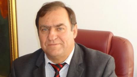 Екскметът, обвинен в изнасилване, остава в ареста