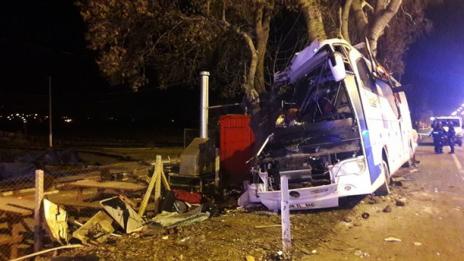 11 загинали при автобусна катастрофа в Турция