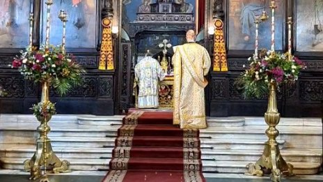 Над 340 000 българи празнуват имен ден днес