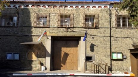 Убийство в затвора в Бургас