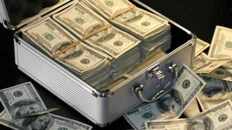 На Острова загърбват приятел срещу 131 хил. лири 