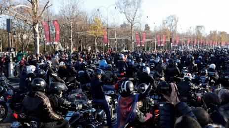 Франция се сбогува с най-голямата си рок звезда Джони Холидей