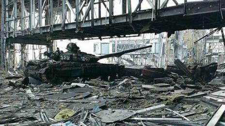 Украинските воиски нанасят мощен контраудар по летището в Донецк