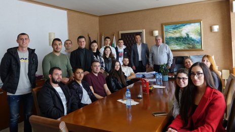 Председателят на Общинския съвет прие варненски студенти	