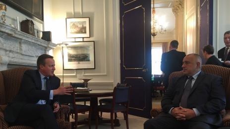 Премиерът обсъди темата за бежанците с британския си колега