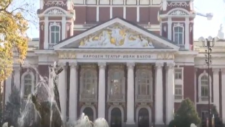 Народният театър - драми без край: Обиди, подписи, бръснати глави и... Инат!
