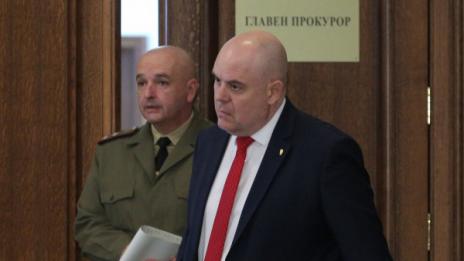 Затвор и глоба за разпространение на фалшиви новини
