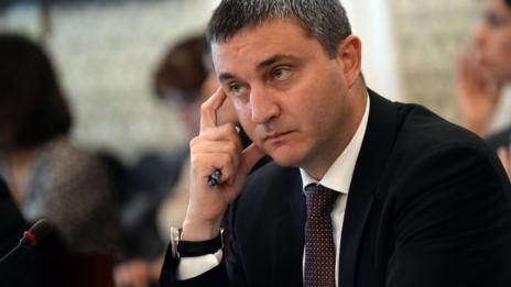 Горанов: Без данъчни декларации за починали 