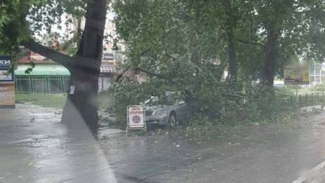 Силна буря удари Кърджали
