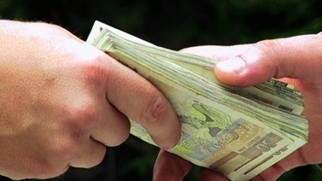 Българите правят средно 158 000 сделки за подкуп на месец