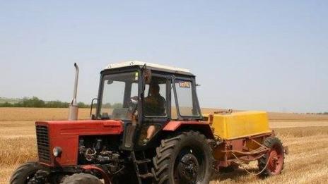 Български студенти ще се обучават на руски трактори и комбайни