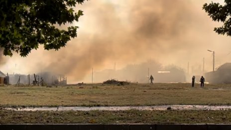 Малко са ни пожарите! Сбиване доведе до палеж на къщи