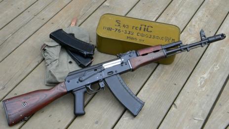 Откриха боен арсенал в дома на 20-годишен от велинградско село