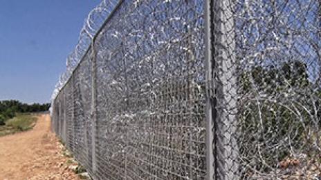 Оградата с Турция ще е като Берлинската стена