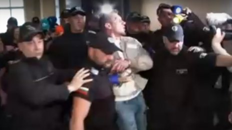 Хасърджиев и другите трима, обвинени за гей купона, остават в ареста (ВИДЕО)