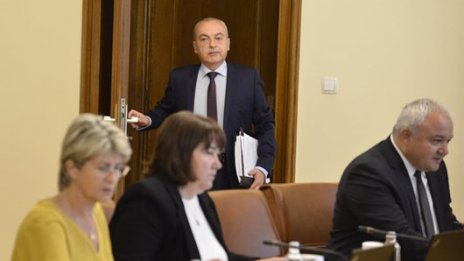 Донев отчете: Наполовина намаля инфлацията през управлението на служебния кабинет