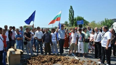 Тютюнопроизводители блокират „Маказа“ 