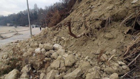 Обсъдиха овладяването на свлачищата в Североизточния регион