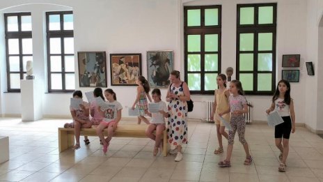 Градската галерия на Варна с нови мебели, информационни табла и QR кодове