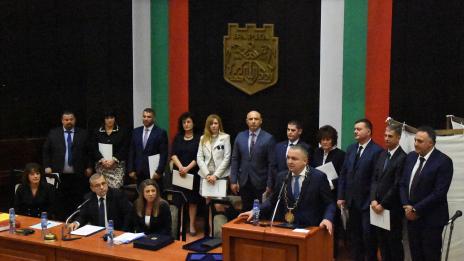 Във Варна новите общински съветници и кметове положиха клетва (СНИМКИ)
