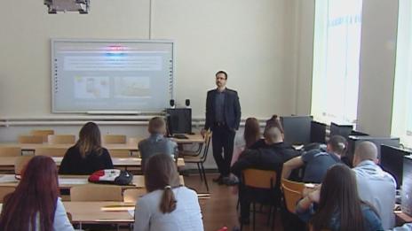 Световната седмица на парите отбелязаха във Варненската търговска гимназия