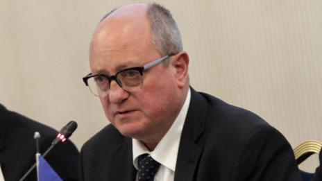 До дни става ясно с колко скачат парите на учителите