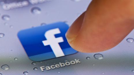 Извършва ли Facebook спорни психологически експерименти