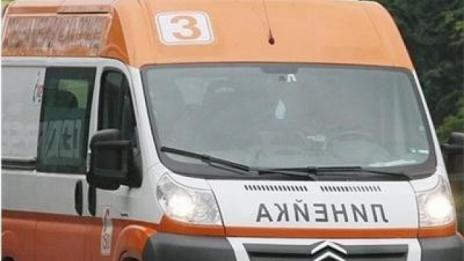 В с. Каменар посегнаха на екип на „Бърза помощ“