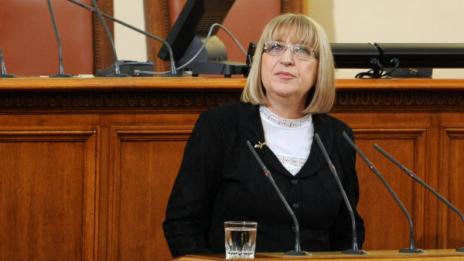 Надявам се, че политическата криза свърши, каза Цачева