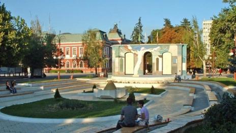 Кюстендилец кани бежанци вкъщи