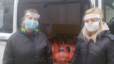 "Всеки за всички": Топла храна и топла дума за 550 варненци на ден