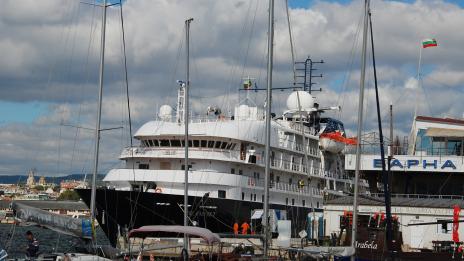 Пътническият кораб ISLAND SKY пристигна на Морска гара (СНИМКИ)