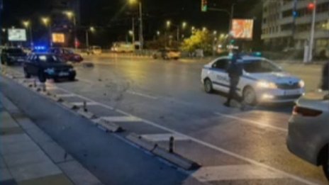 Автокрадец блъснал полицай